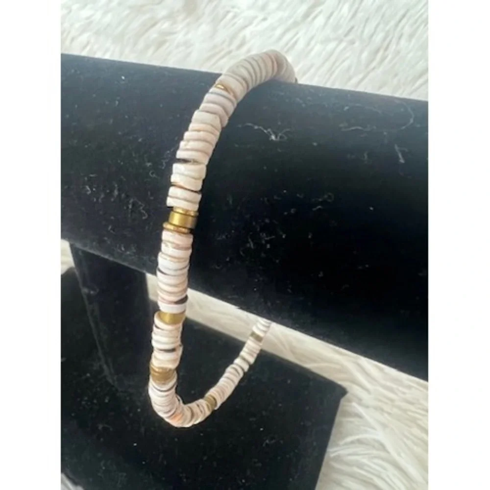 Handmade Shell Heishi Bead Bracelet Unisex 7.5